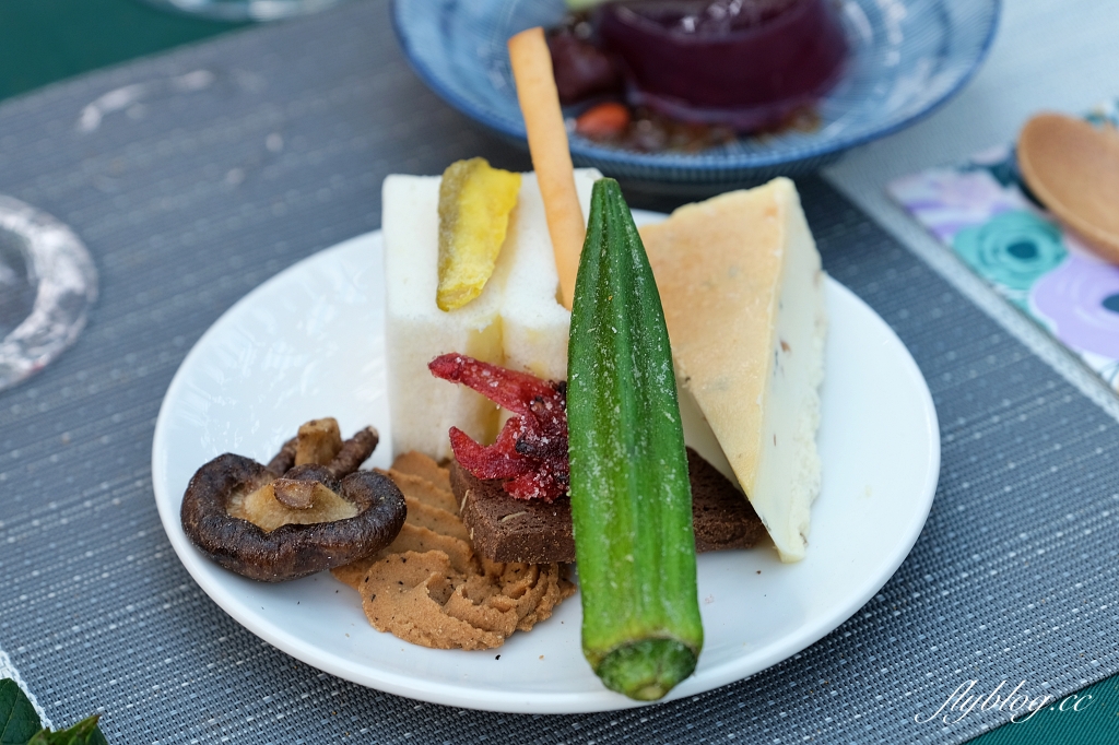 台中新社｜新峰農場．葡萄園的浪漫下午茶，採果體驗和戶外教室 @飛天璇的口袋