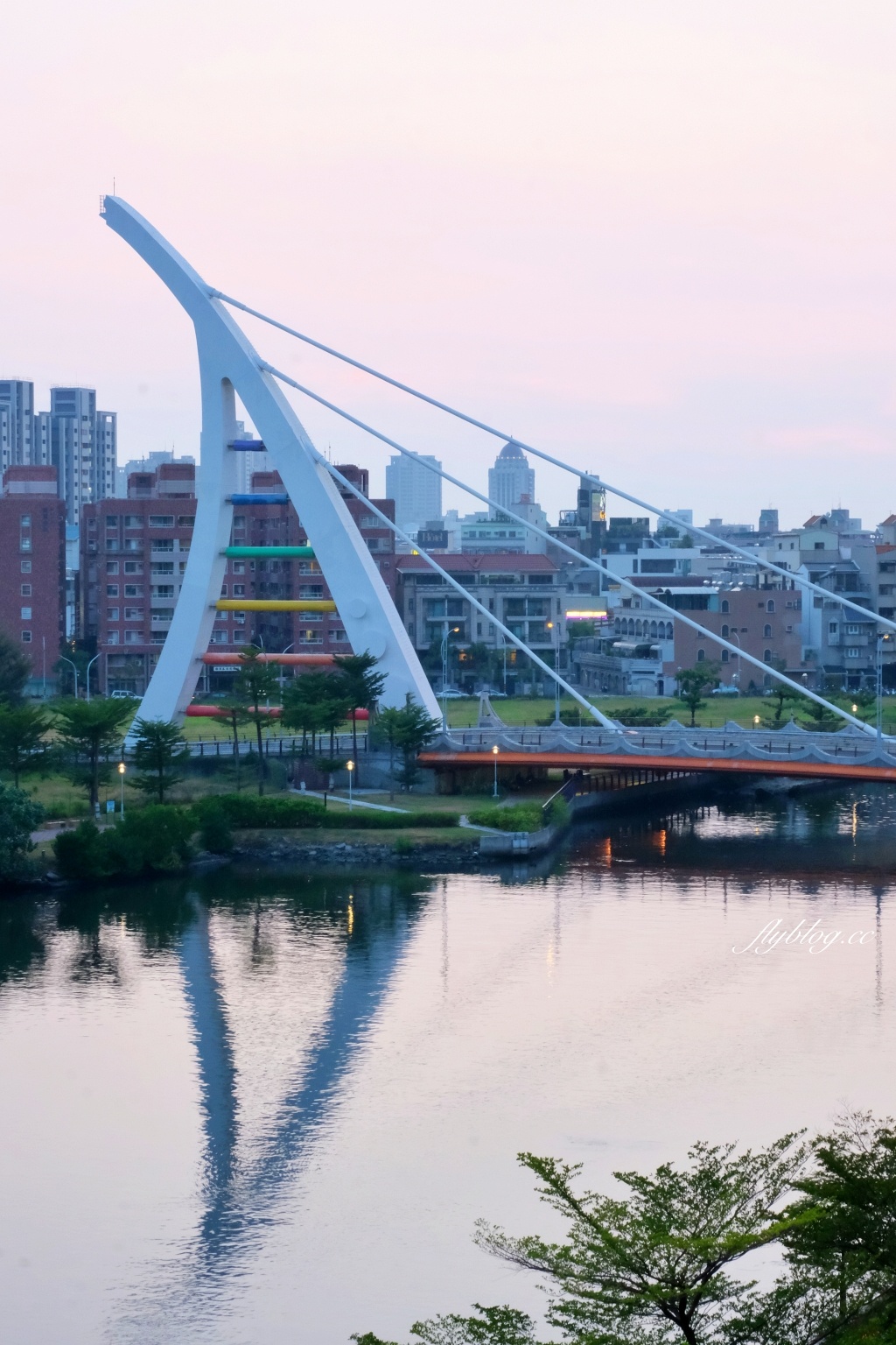 台南中西｜康橋商旅台南民生館．坐擁台南安平運河美景，平日晚上房價只要1000多元 @飛天璇的口袋