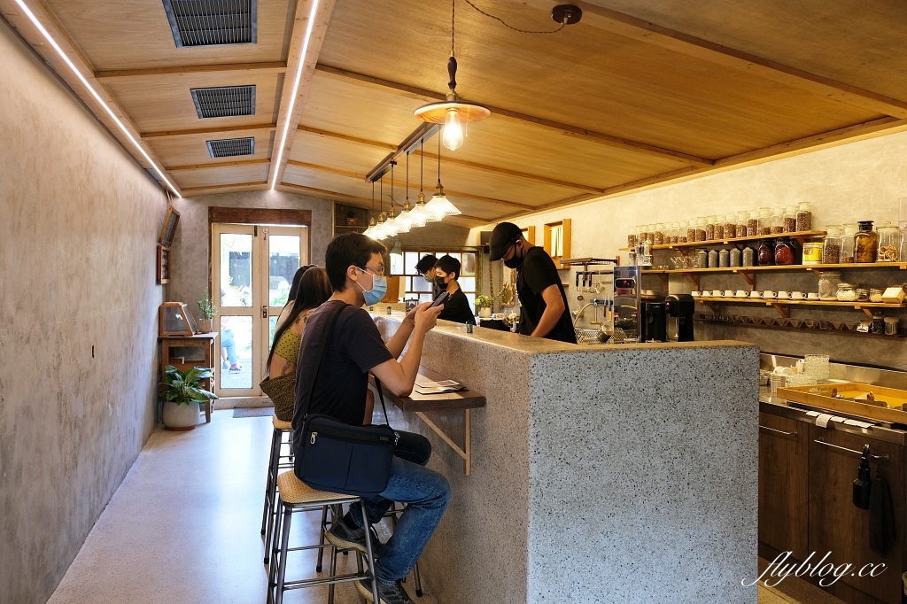 台中西區｜細水焙煎所2.0，台中用心又有質感的咖啡館，改建老宅入注咖啡香 @飛天璇的口袋