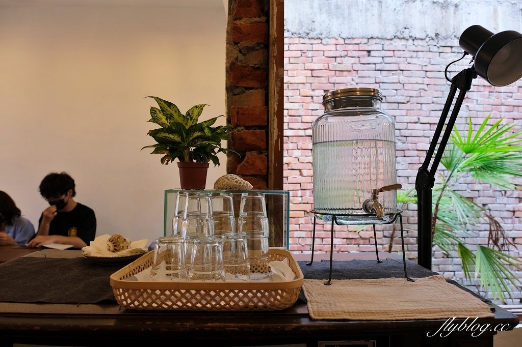台中西區｜細水焙煎所2.0，台中用心又有質感的咖啡館，改建老宅入注咖啡香 @飛天璇的口袋