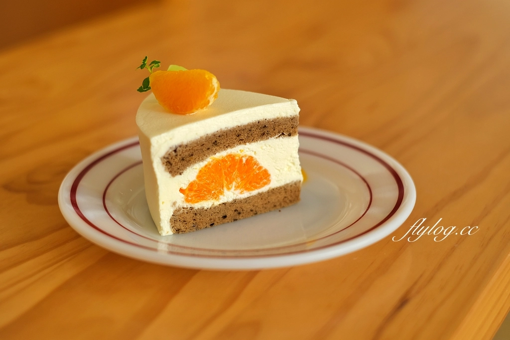 台中西區｜鐵木Ironwood City，草悟道質感甜點咖啡館，模範街巷弄裡的戚風蛋糕 @飛天璇的口袋