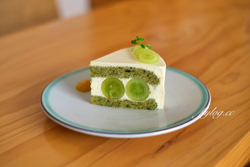 台中西區｜鐵木Ironwood City，草悟道質感甜點咖啡館，模範街巷弄裡的戚風蛋糕 @飛天璇的口袋