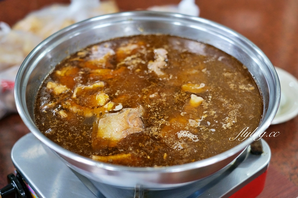 南投中寮｜炮哥薑母鴨．鄉民推薦南投最強薑母鴨，冬天常常大排長龍 @飛天璇的口袋