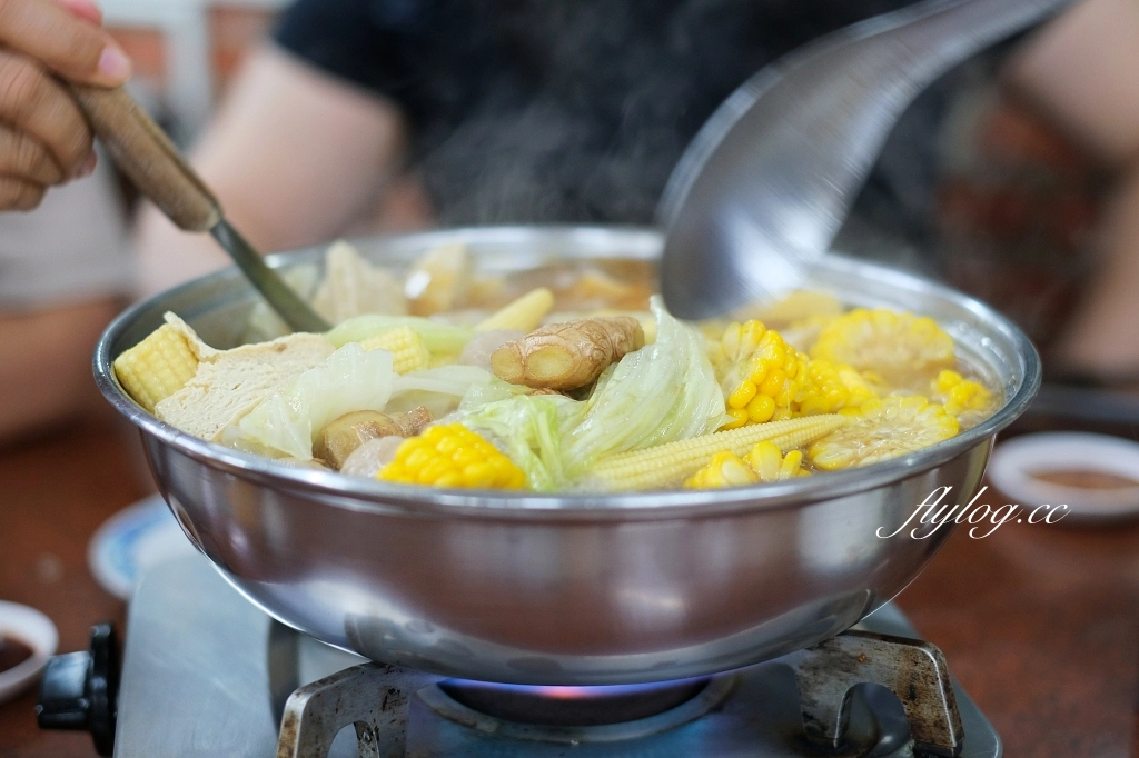 南投中寮｜炮哥薑母鴨．鄉民推薦南投最強薑母鴨，冬天常常大排長龍 @飛天璇的口袋