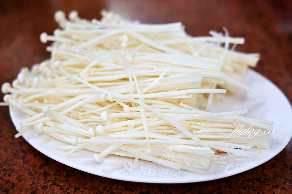 南投中寮｜炮哥薑母鴨．鄉民推薦南投最強薑母鴨，冬天常常大排長龍 @飛天璇的口袋