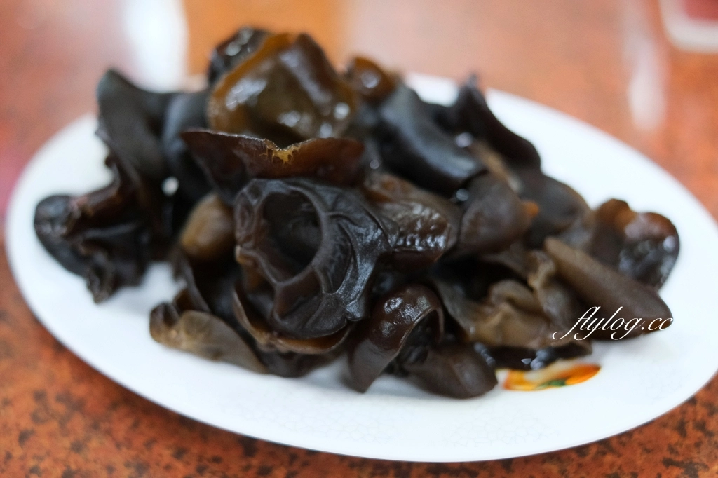 南投中寮｜炮哥薑母鴨．鄉民推薦南投最強薑母鴨，冬天常常大排長龍 @飛天璇的口袋