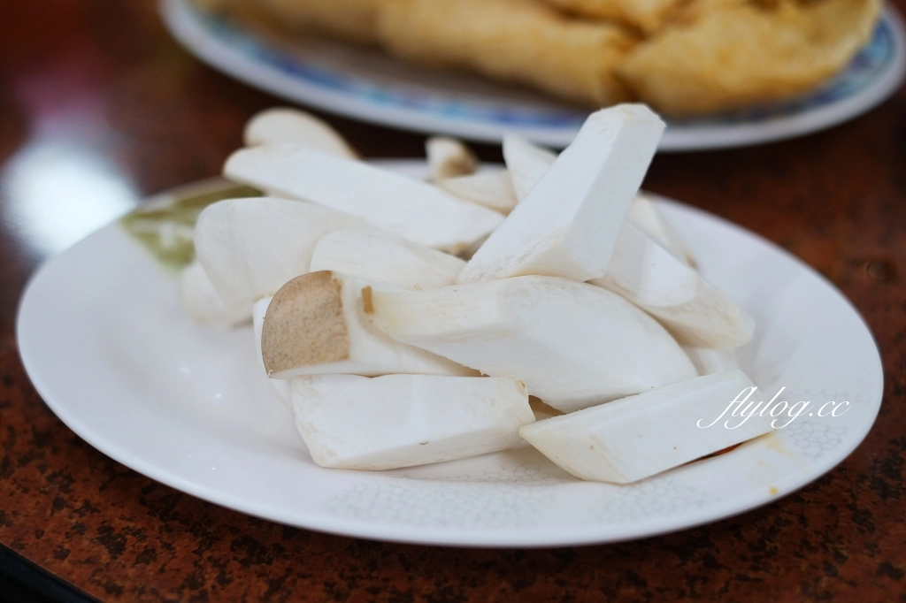 南投中寮｜炮哥薑母鴨．鄉民推薦南投最強薑母鴨，冬天常常大排長龍 @飛天璇的口袋