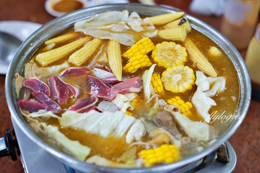 南投中寮｜炮哥薑母鴨．鄉民推薦南投最強薑母鴨，冬天常常大排長龍 @飛天璇的口袋