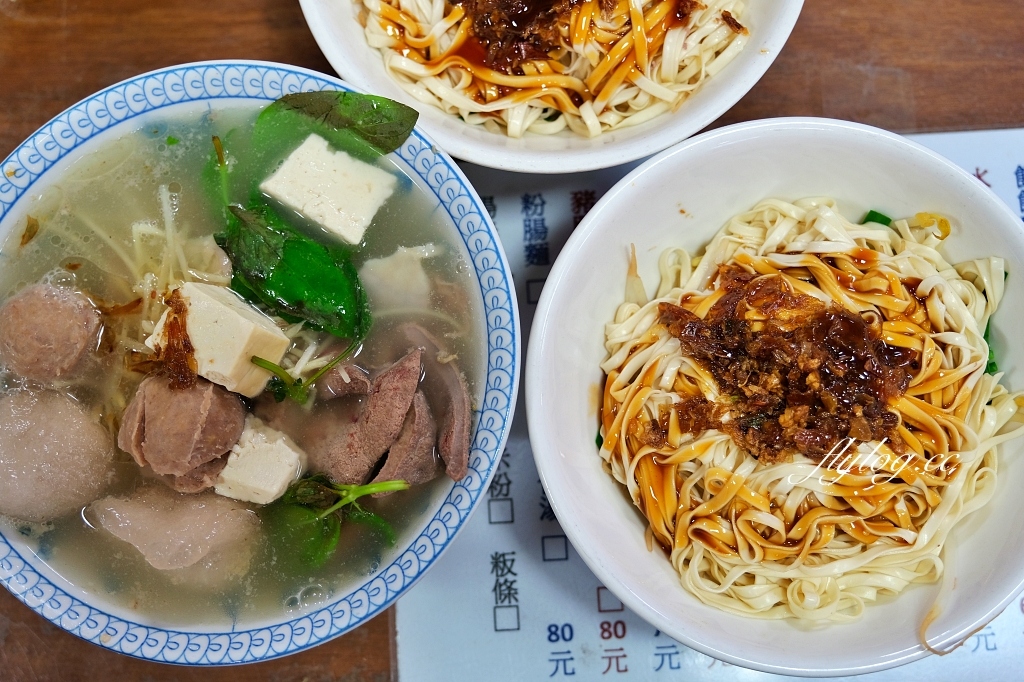 苗栗三義｜彩雲麵食．隱身三義市場內，早上5點就開賣的客家美食 @飛天璇的口袋