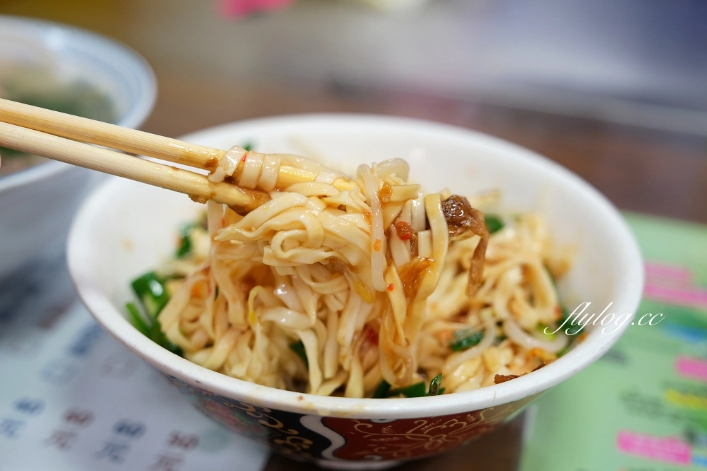 苗栗三義｜彩雲麵食．隱身三義市場內，早上5點就開賣的客家美食 @飛天璇的口袋