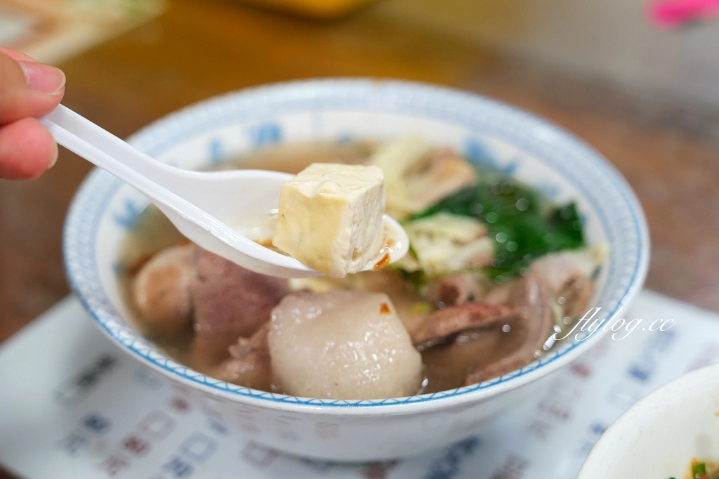 苗栗三義｜彩雲麵食．隱身三義市場內，早上5點就開賣的客家美食 @飛天璇的口袋