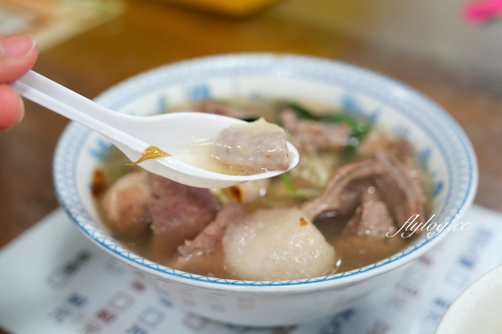 苗栗三義｜彩雲麵食．隱身三義市場內，早上5點就開賣的客家美食 @飛天璇的口袋