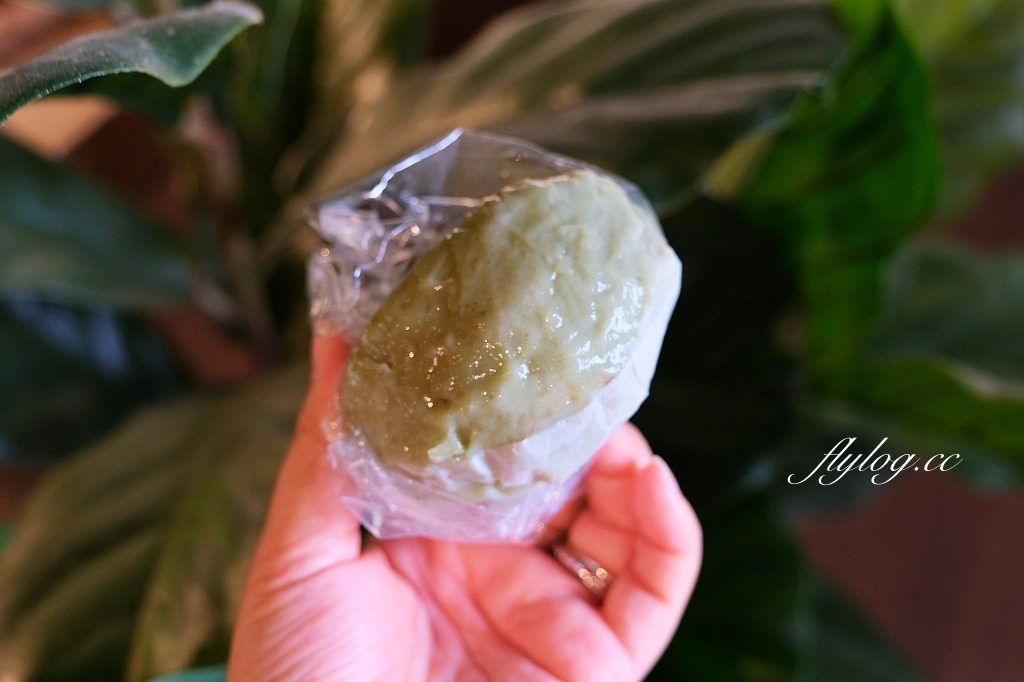 苗栗銅鑼｜阿財發粿．九華山客家米食總店，7-11和休息站熱賣的黑糖發粿 @飛天璇的口袋