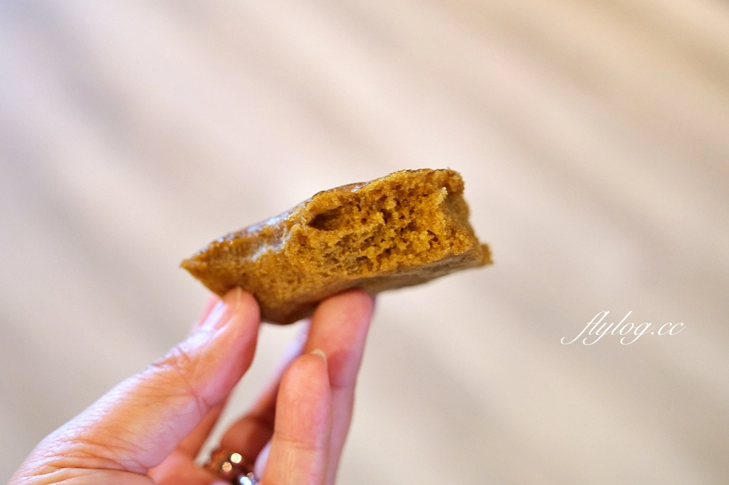 苗栗銅鑼｜阿財發粿．九華山客家米食總店，7-11和休息站熱賣的黑糖發粿 @飛天璇的口袋