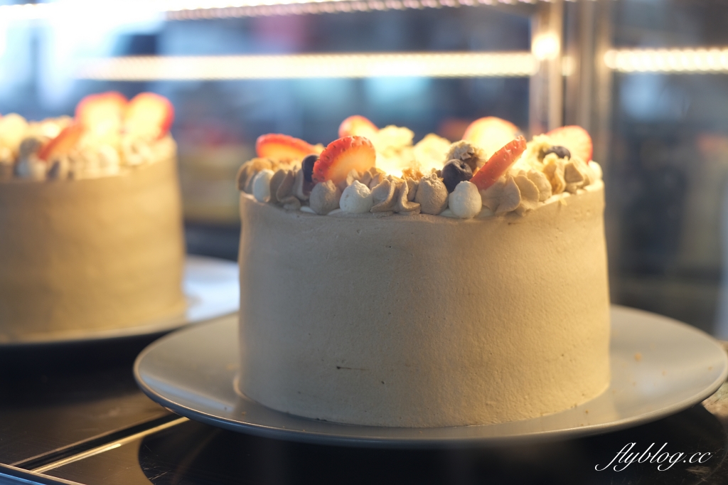 苗栗後龍|重成商號,隱身柑仔店二樓的甜點店,返鄉青年讓老屋活化變得文青 @飛天璇的口袋 苗栗後龍|重成商號,隱身柑仔店二樓的甜點店,返鄉青年讓老屋活化變得文青 @飛天璇的口袋