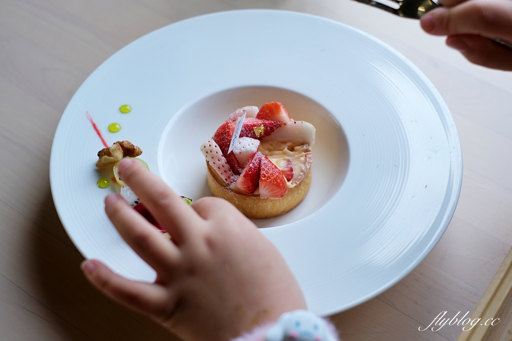 苗栗後龍｜重成商號，隱身柑仔店二樓的甜點店，返鄉青年讓老屋活化變得文青 @飛天璇的口袋