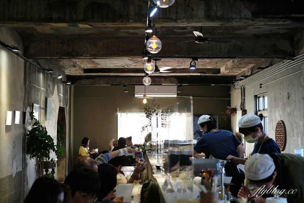 苗栗後龍|重成商號,隱身柑仔店二樓的甜點店,返鄉青年讓老屋活化變得文青 @飛天璇的口袋 苗栗後龍|重成商號,隱身柑仔店二樓的甜點店,返鄉青年讓老屋活化變得文青 @飛天璇的口袋