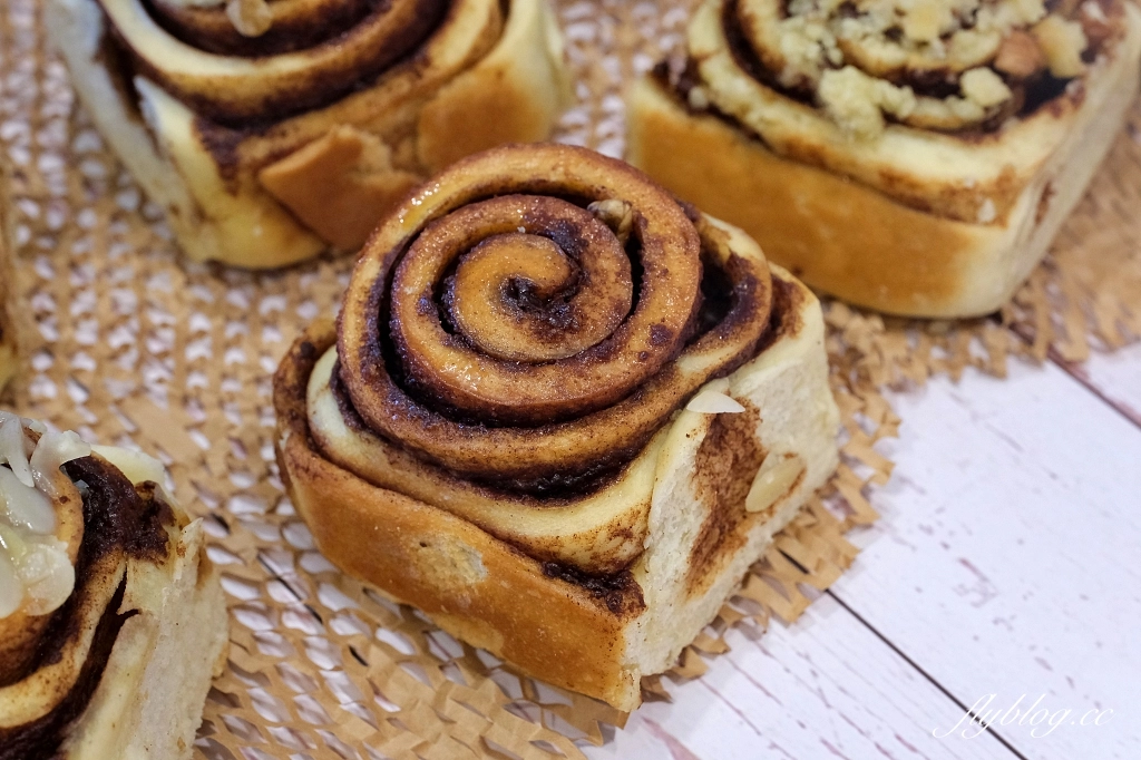 台北文山｜胡三肉桂坊．一等8個月200多天的惡魔肉桂捲，榮登史上最難等 @飛天璇的口袋