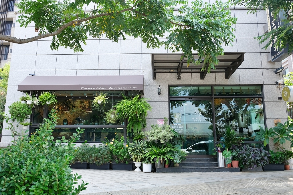 桃園中壢｜越啡越南美食咖啡館．青埔文青風越南料理，酸辣越南牛肉河粉和甜點咖啡 @飛天璇的口袋