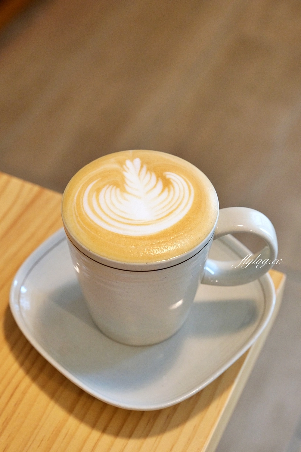 台中西區｜鐵木Ironwood City，草悟道質感甜點咖啡館，模範街巷弄裡的戚風蛋糕 @飛天璇的口袋