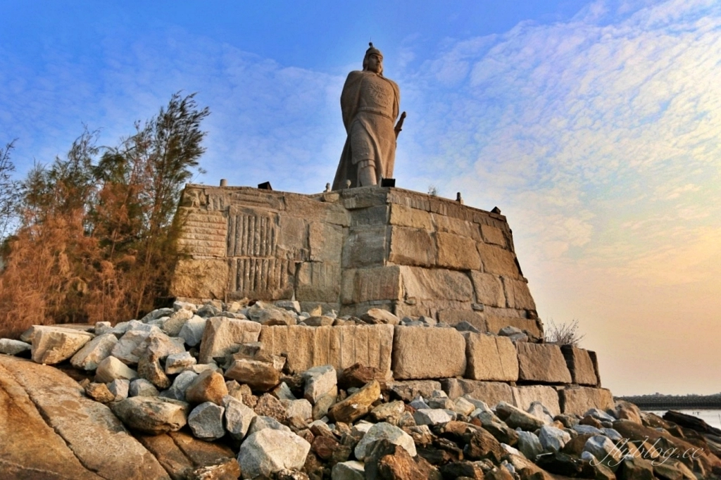 金門金城｜建功嶼，金門版的摩西分海，IG必拍大型牡蠣人裝罝藝術 @飛天璇的口袋