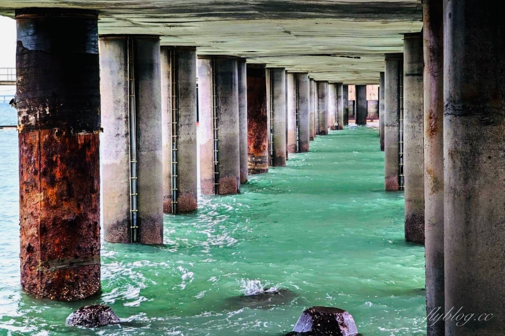 金門金城｜塔山發電廠，輸油棧橋碼頭延伸到海裡的長堤，IG網美必拍金門隱藏版景點 @飛天璇的口袋