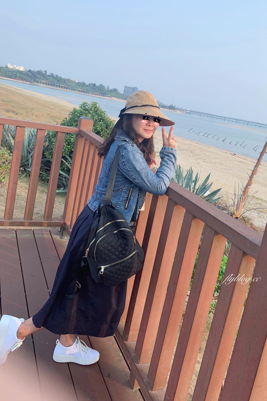 金門金寧｜慈湖落日觀海平台，金門著名的觀賞夕陽的景點，彩虹步道散步到湖下海堤 @飛天璇的口袋