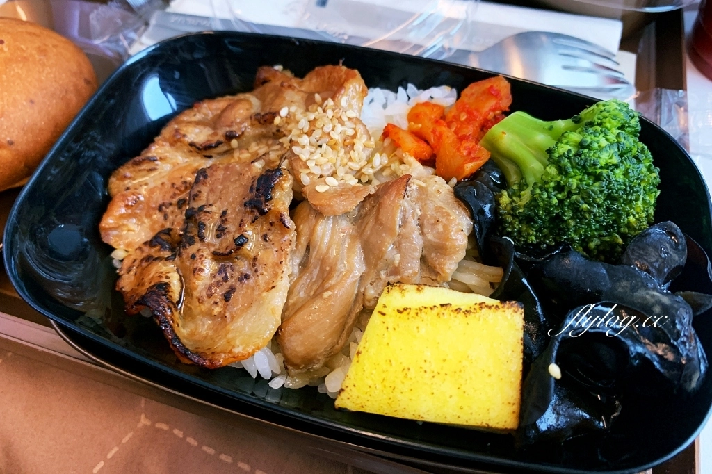 泰國曼谷｜星宇航空JX741 台北 – 曼谷A330-900NEO 機型，機上座位及飛機餐分享 @飛天璇的口袋