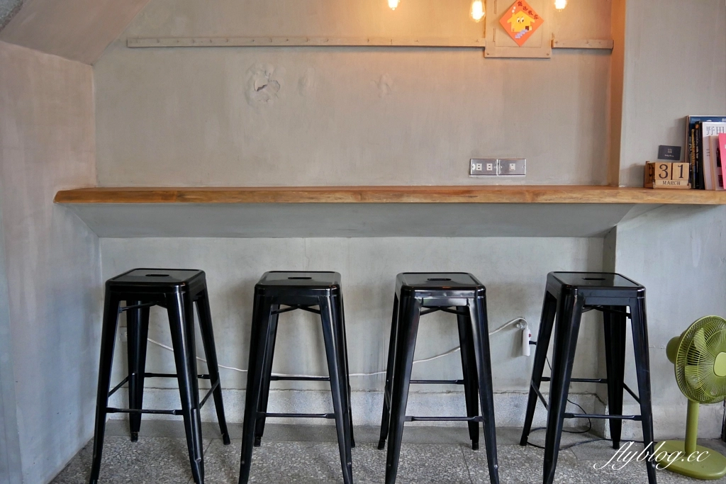 苗栗後龍｜ Daddy&Mommy Bakery．後龍老宅文青咖啡館，街角飄著迷人咖啡香 @飛天璇的口袋