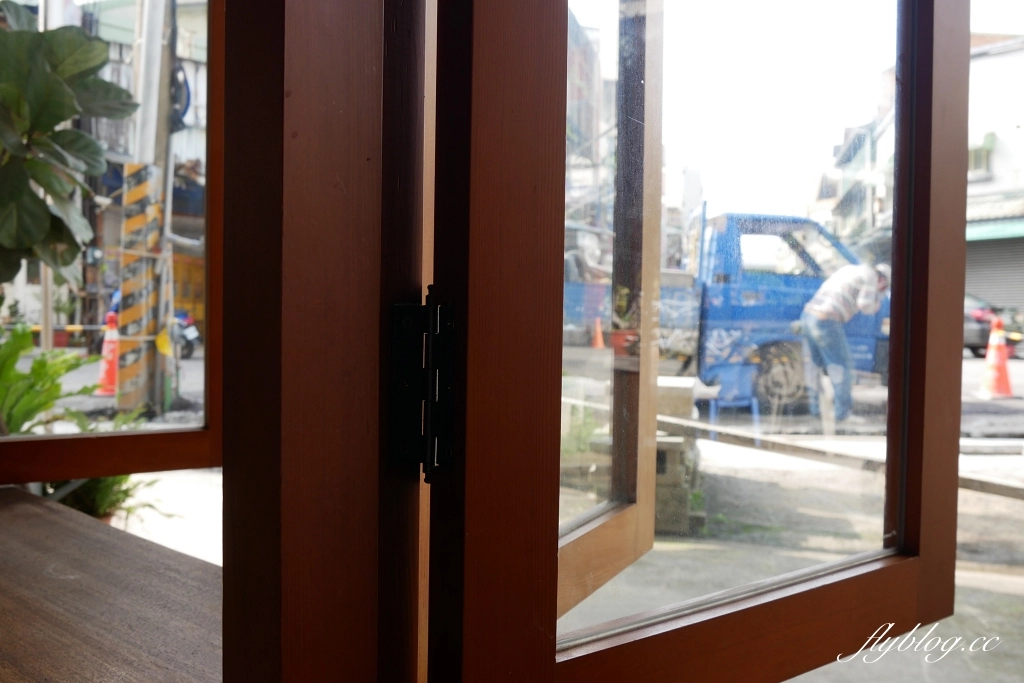 苗栗後龍｜ Daddy&Mommy Bakery．後龍老宅文青咖啡館，街角飄著迷人咖啡香 @飛天璇的口袋