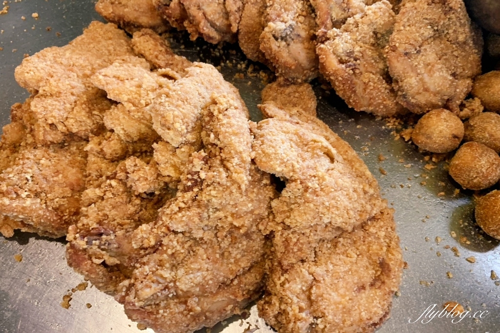 台中北屯|黑冠炸雞,水湳超人氣炸雞店,一大早就排隊買炸雞 @飛天璇的口袋 台中北屯|黑冠炸雞,水湳超人氣炸雞店,一大早就排隊買炸雞 @飛天璇的口袋