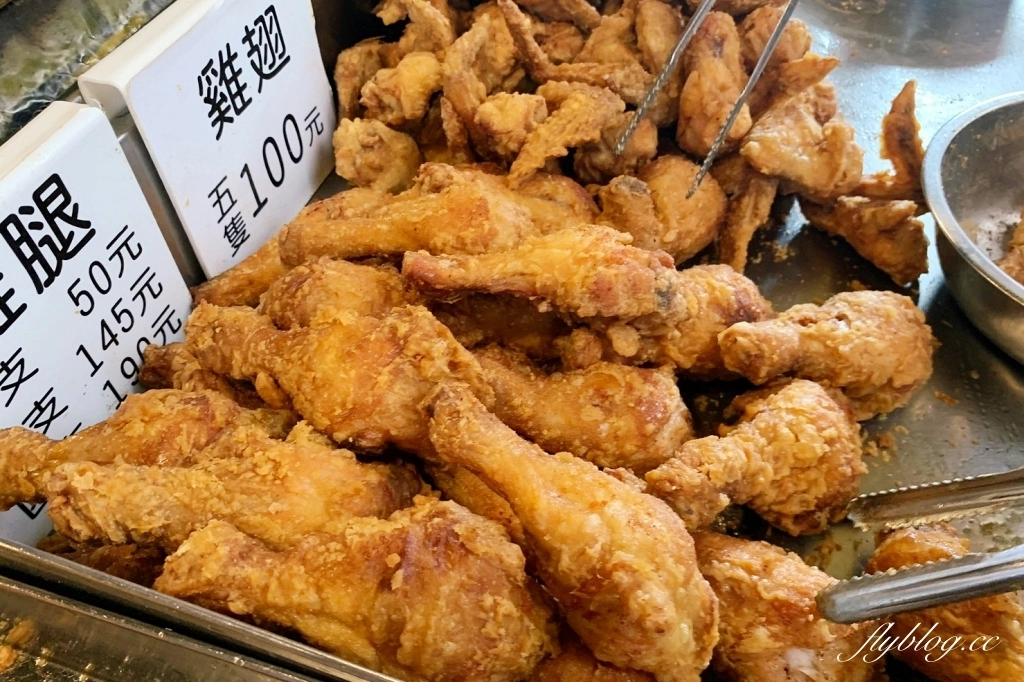 台中北屯｜黑冠炸雞，水湳超人氣炸雞店，一大早就排隊買炸雞 @飛天璇的口袋