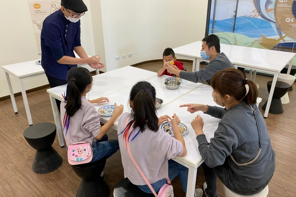 丸文食品觀光工廠|大里在地70年親子旅遊景點,闖關活動魚丸DIY體驗,米其林必比登餐廳指定魚丸品牌 @飛天璇的口袋 丸文食品觀光工廠|大里在地70年親子旅遊景點,闖關活動魚丸DIY體驗,米其林必比登餐廳指定魚丸品牌 @飛天璇的口袋