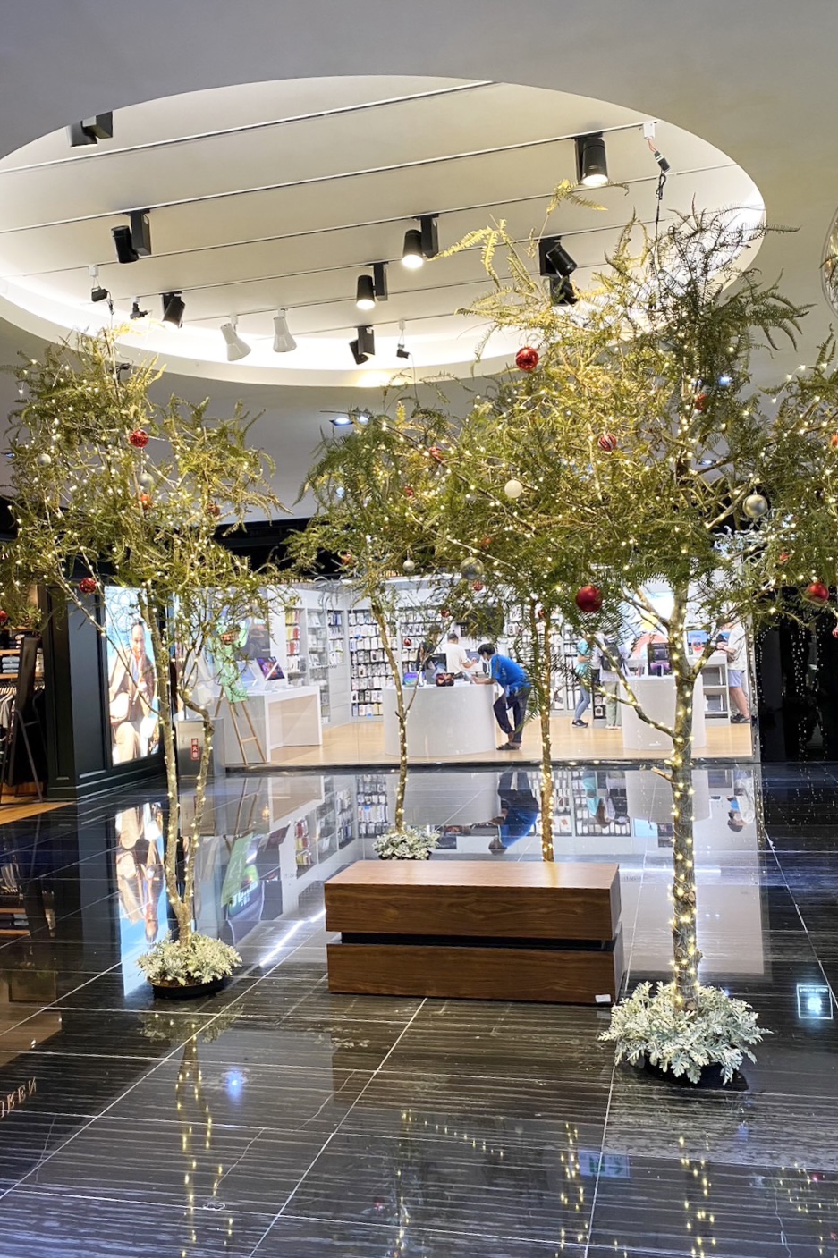 2022中友百貨聖誕節｜全台獨家巨型6米高醜白兔，一起歡慶CHRISTMAS @飛天璇的口袋