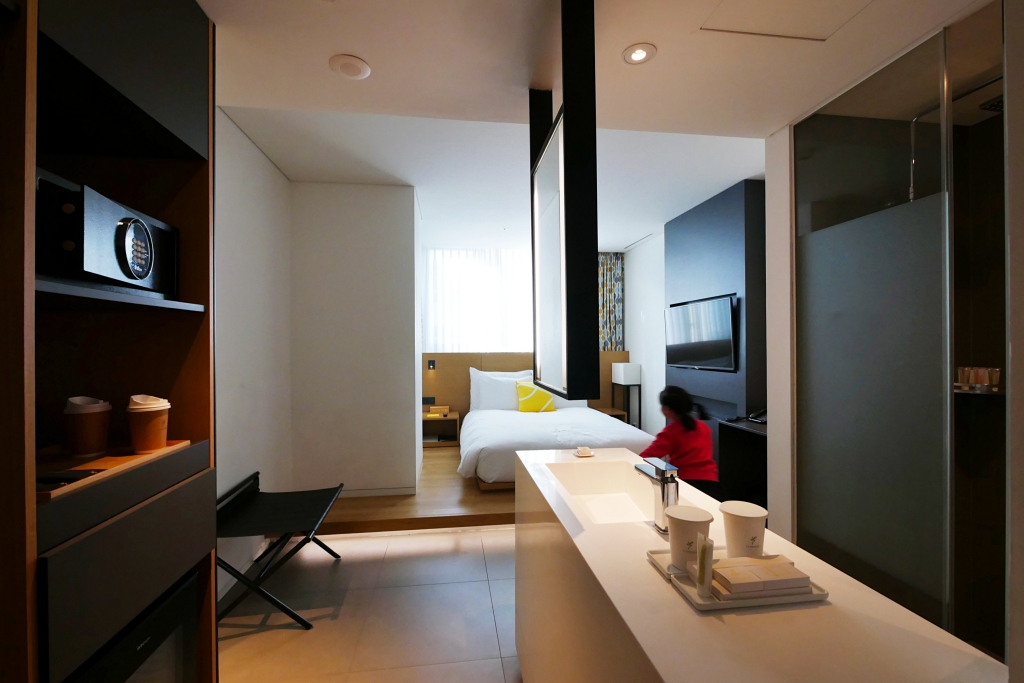 韓國首爾｜明洞樂天L7樂天飯店 Lotte Hotel L7 Myeongdong，明洞地鐵9號出口旁，搭乘機場巴士直達門口 @飛天璇的口袋