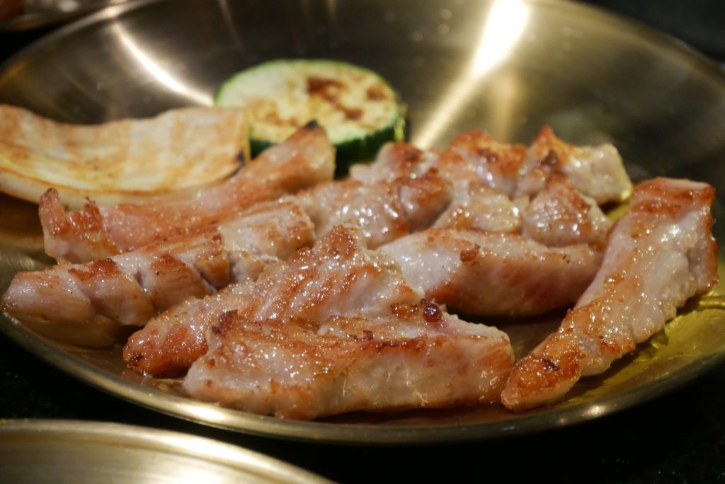 台中南屯｜燒肉滋滋 ZiZi．公益路韓式燒肉新品牌，台中文青風韓國料理推薦 @飛天璇的口袋