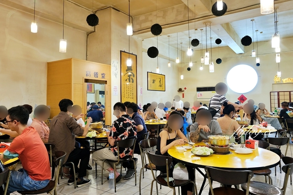 台中西屯|汕頭牛肉劉沙茶爐.大墩十八街60老字號沙茶火鍋,炭火和臉盆更有懷舊感 @飛天璇的口袋 台中西屯|汕頭牛肉劉沙茶爐.大墩十八街60老字號沙茶火鍋,炭火和臉盆更有懷舊感 @飛天璇的口袋