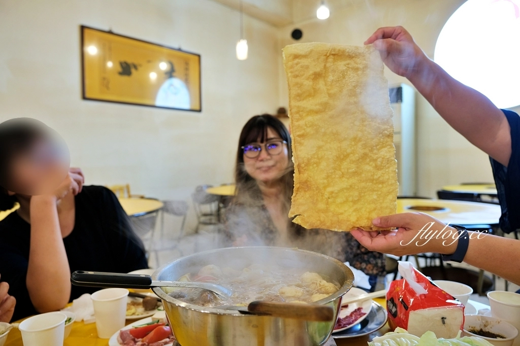 台中西屯|汕頭牛肉劉沙茶爐.大墩十八街60老字號沙茶火鍋,炭火和臉盆更有懷舊感 @飛天璇的口袋 台中西屯|汕頭牛肉劉沙茶爐.大墩十八街60老字號沙茶火鍋,炭火和臉盆更有懷舊感 @飛天璇的口袋