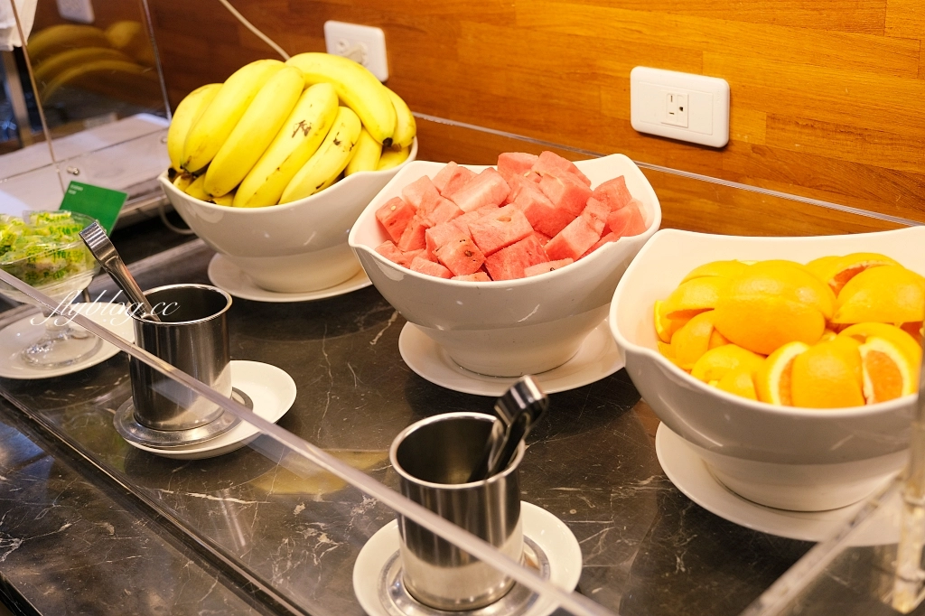 台南中西｜康橋商旅台南赤崁樓館．豐盛的早餐和宵夜免費供應，為了吃百匯住飯店 @飛天璇的口袋