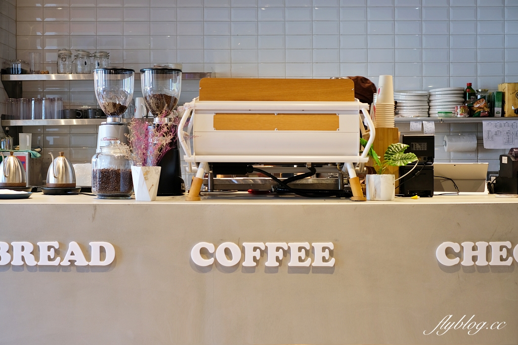 歐棒咖啡金典綠園道店｜歐洲市集簡約風咖啡館，從早午餐到晚餐，蔬食也有不一樣的體驗 @飛天璇的口袋