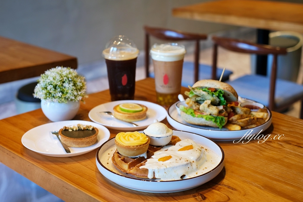 歐棒咖啡金典綠園道店｜歐洲市集簡約風咖啡館，從早午餐到晚餐，蔬食也有不一樣的體驗 @飛天璇的口袋