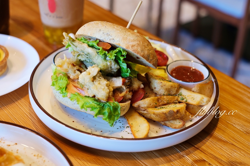 歐棒咖啡金典綠園道店｜歐洲市集簡約風咖啡館，從早午餐到晚餐，蔬食也有不一樣的體驗 @飛天璇的口袋