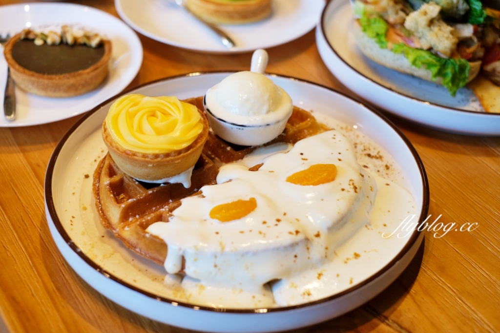 歐棒咖啡金典綠園道店｜歐洲市集簡約風咖啡館，從早午餐到晚餐，蔬食也有不一樣的體驗 @飛天璇的口袋