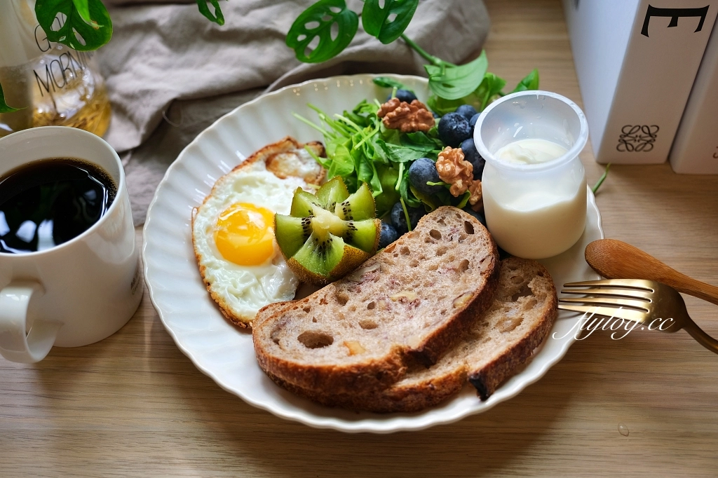 台中西區｜祖祖麵包工作室．老闆待過美國米其林餐廳，網友推薦台中最道地的酸麵包 @飛天璇的口袋