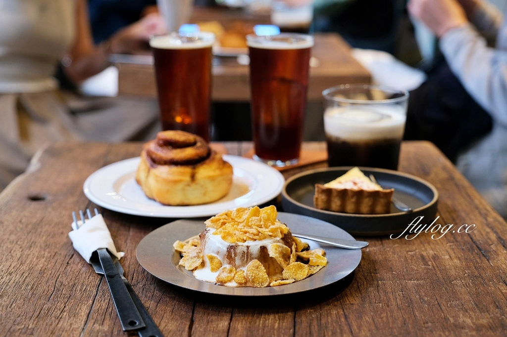 台中南屯｜Mountaintown Liming 貓燙黎明，老宅改建廢墟風咖啡館，漂亮的光線和唯美的氣氛 @飛天璇的口袋