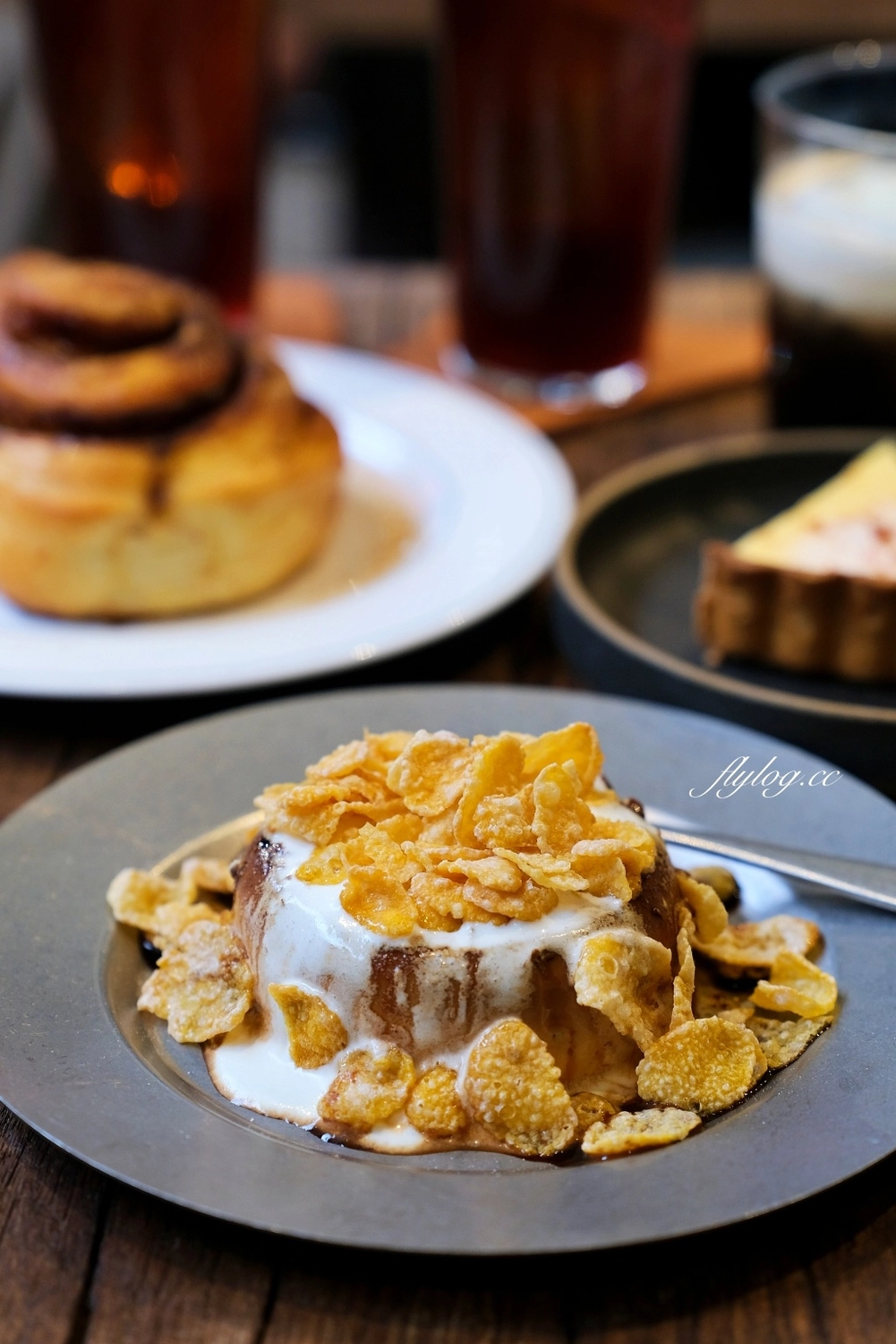 台中南屯｜Mountaintown Liming 貓燙黎明，老宅改建廢墟風咖啡館，漂亮的光線和唯美的氣氛 @飛天璇的口袋