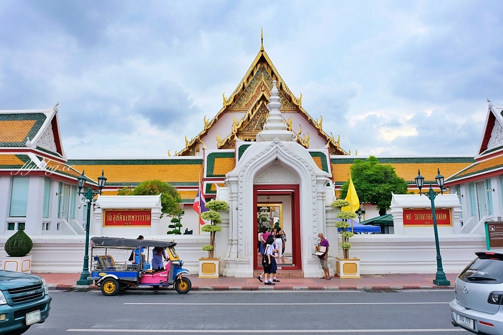 泰國曼谷｜蘇泰寺 Wat Suthat，泰國一級皇家寺院，曼谷知名地標紅色大鞦韆 @飛天璇的口袋