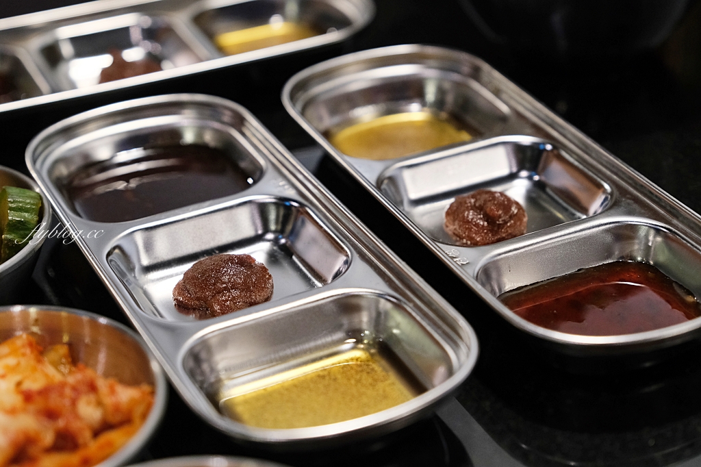 台中南屯｜燒肉滋滋 ZiZi．公益路韓式燒肉新品牌，台中文青風韓國料理推薦 @飛天璇的口袋