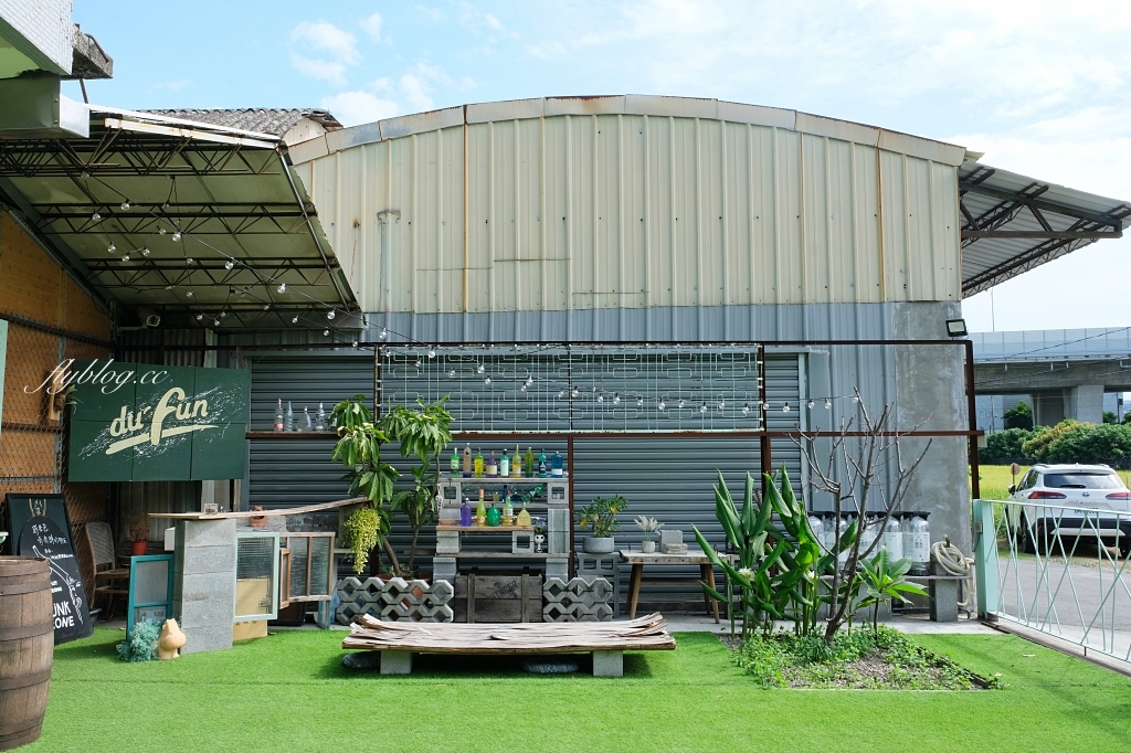 熊轉家田咖喱｜霧峰田野間的咖哩專賣店，座擁整片落地窗綠色稻田景觀 @飛天璇的口袋