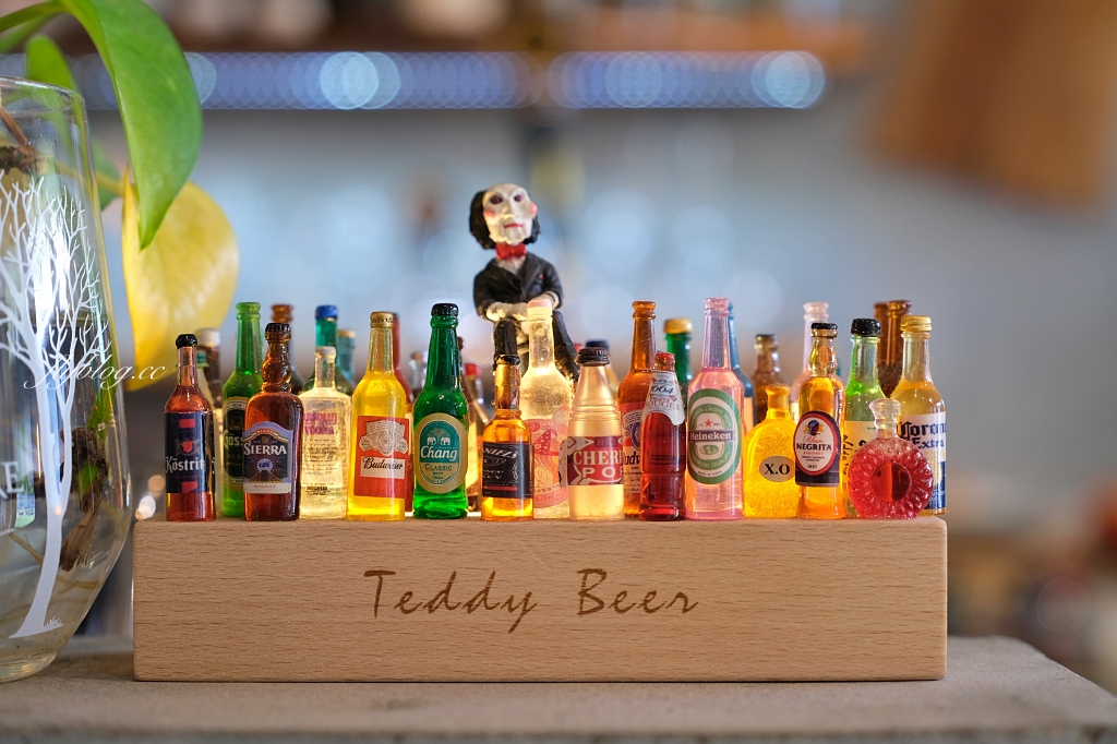 熊轉家田咖喱｜霧峰田野間的咖哩專賣店，座擁整片落地窗綠色稻田景觀 @飛天璇的口袋